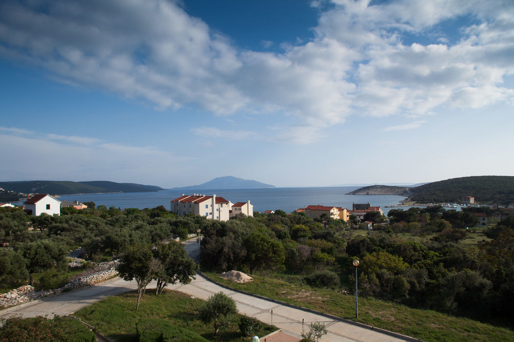 Hotel Zlatni Lav Martinšćica Exteriör bild